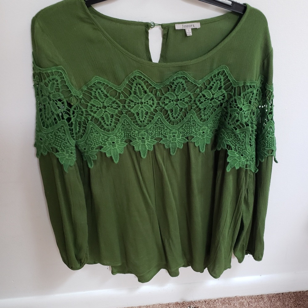 Boutique brand tunic top. Emerald green.